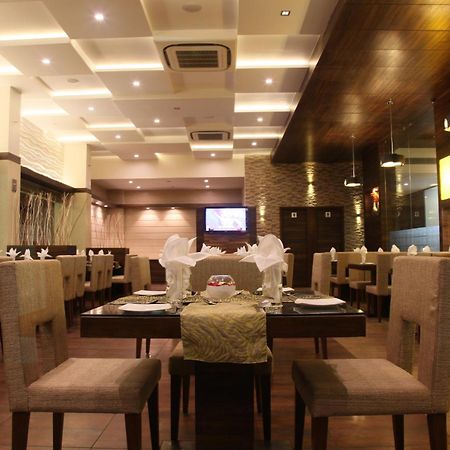 Le Grande Residency -Unmarried Couples Are Not Allowed Ahmedabad Ngoại thất bức ảnh