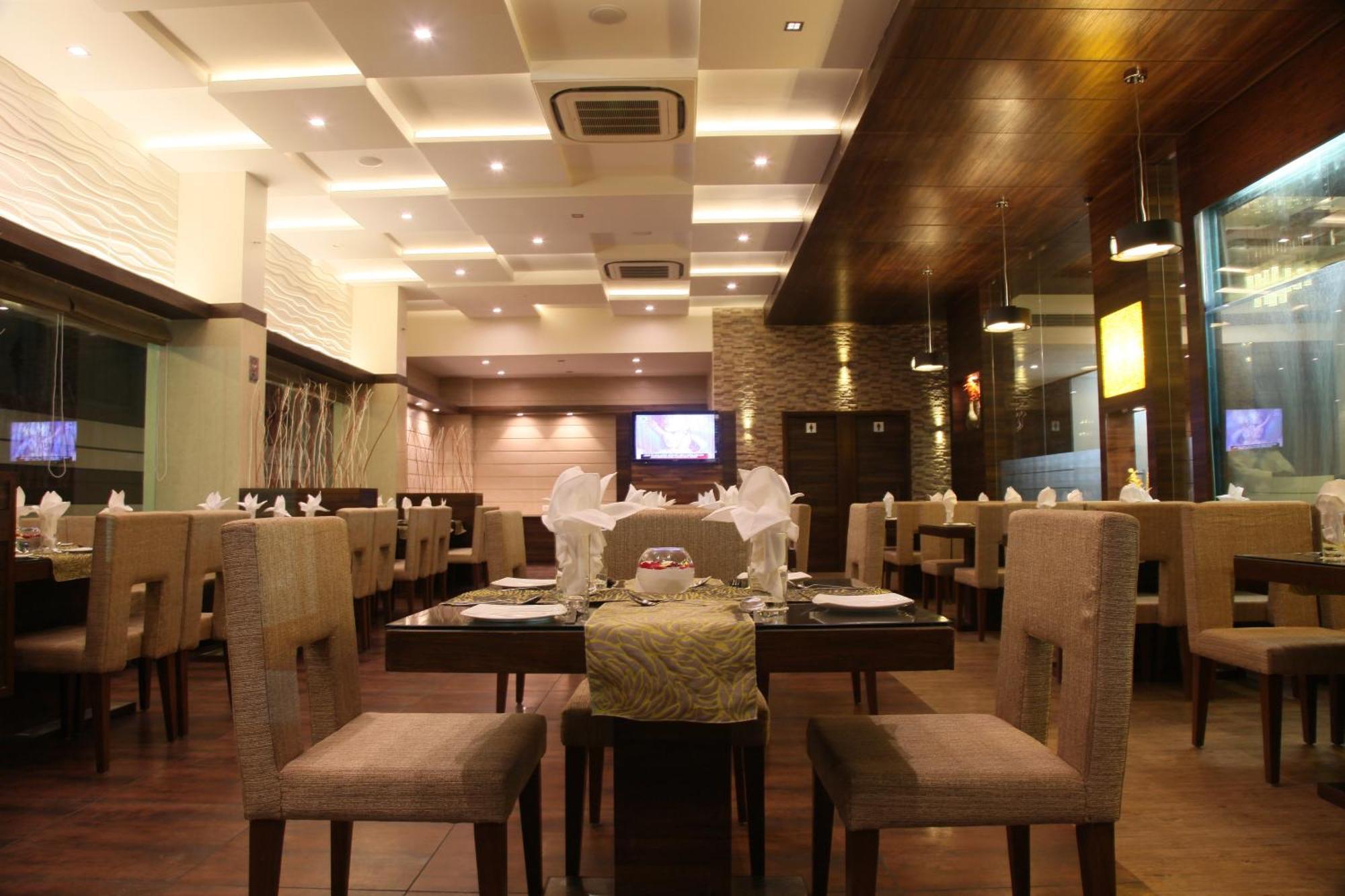 Le Grande Residency -Unmarried Couples Are Not Allowed Ahmedabad Ngoại thất bức ảnh